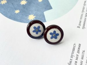 Завушніцы з жывымі кветкамі (незабудкі)