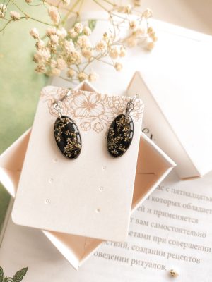 Завушніцы з сапраўднымі кветкамі (белы крываўнік)