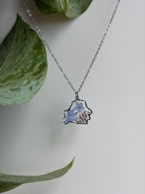 Кулон "Беларусь" з сапраўднымі кветкамі (валошка, незабудка, лясны верас)